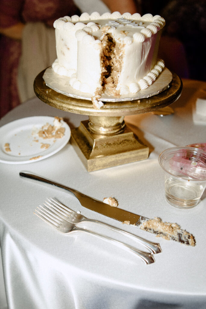 wedding cake already cut